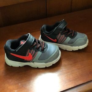 Nike toddler size 5c shoe